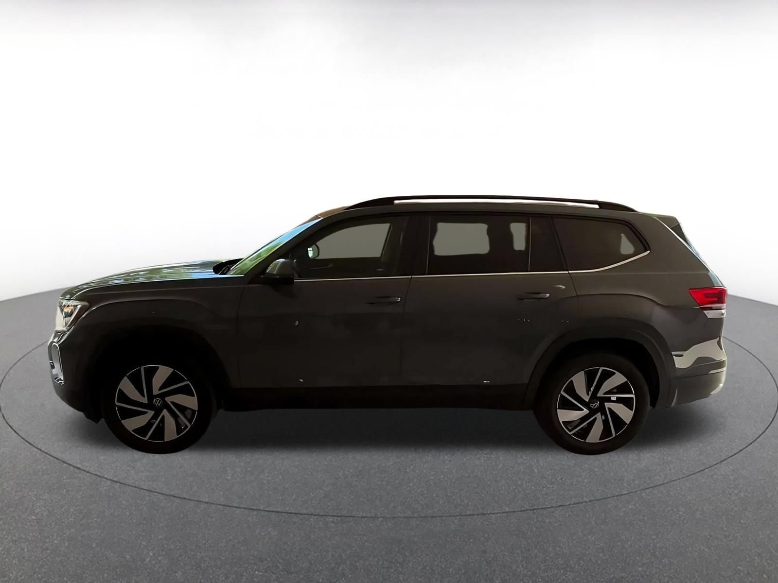 Used 2026 Volkswagen Atlas SE FWD image 7