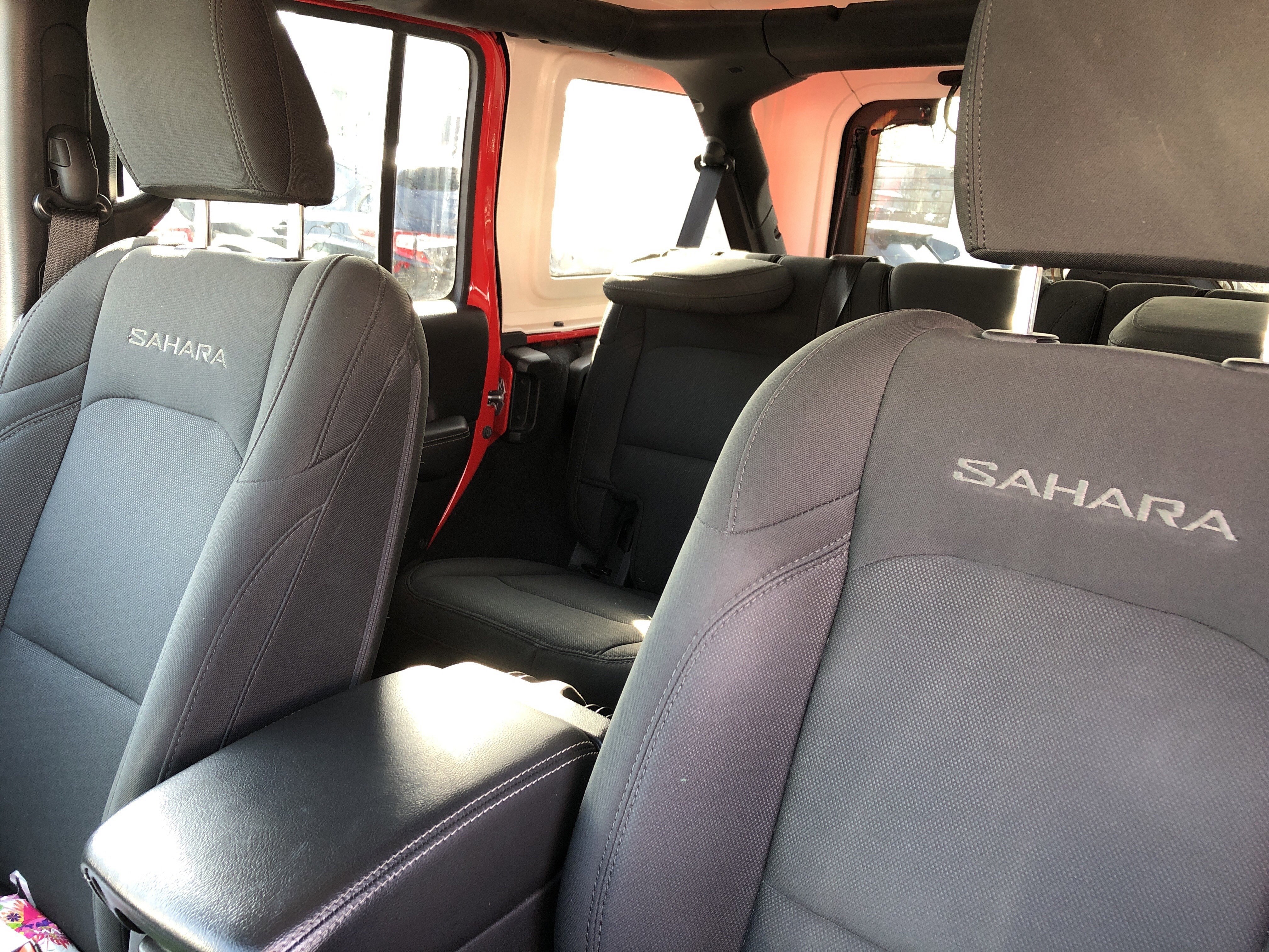 Used 2019 Jeep Wrangler Unlimited Sahara image 9