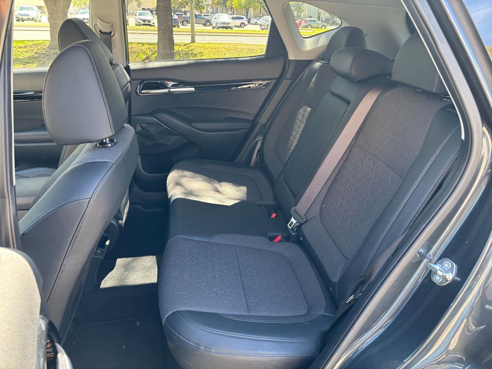 Used 2025 Kia Seltos S image 21