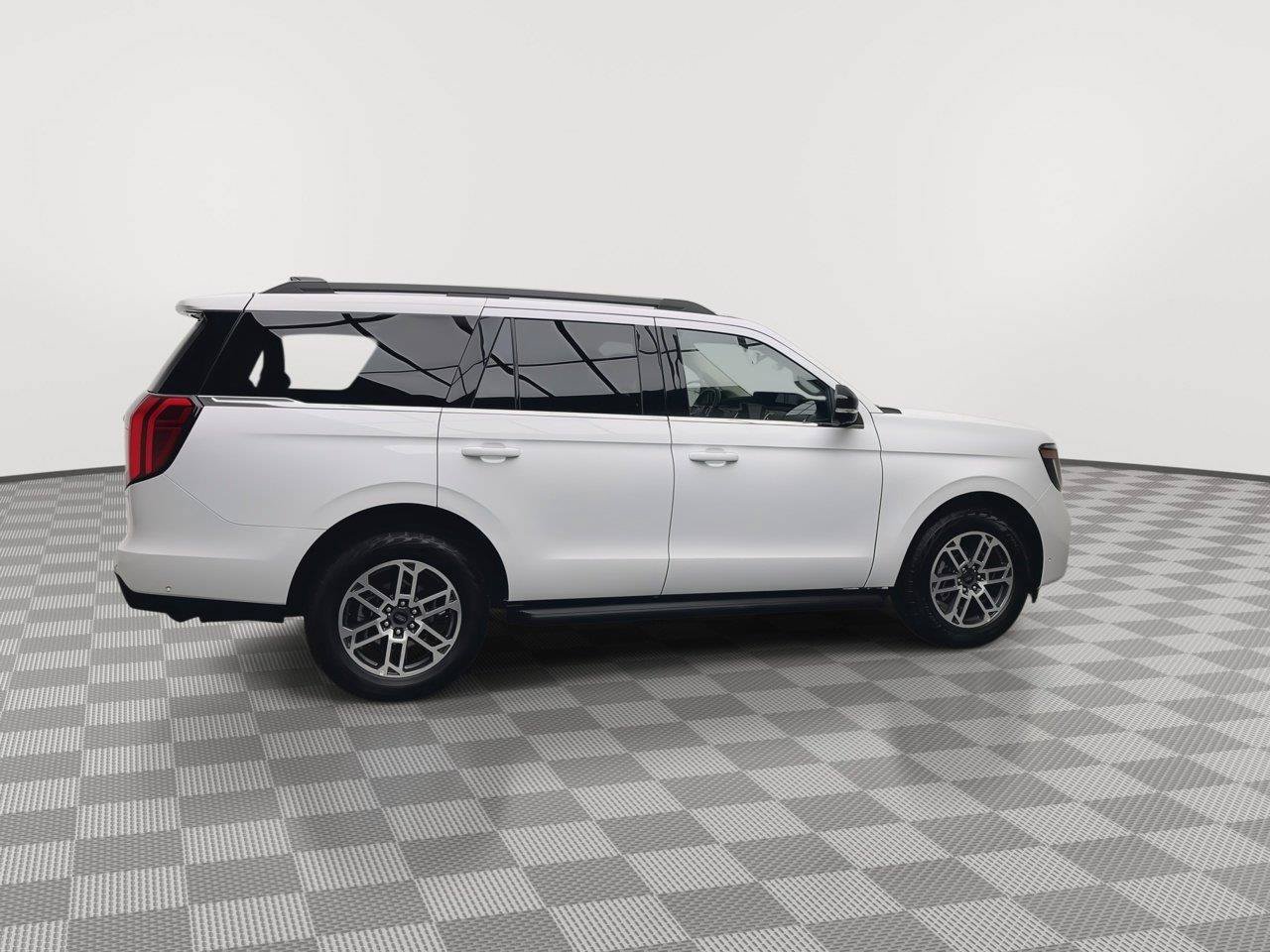 Used 2025 Ford Expedition Active AWD/4WD image 47