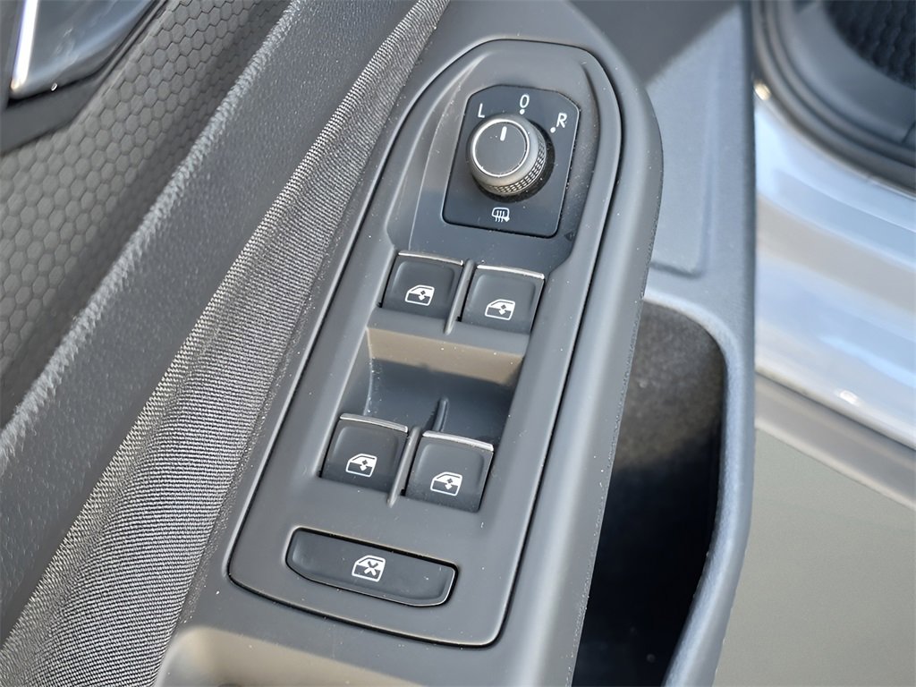 Used 2022 Volkswagen GTI SE image 18