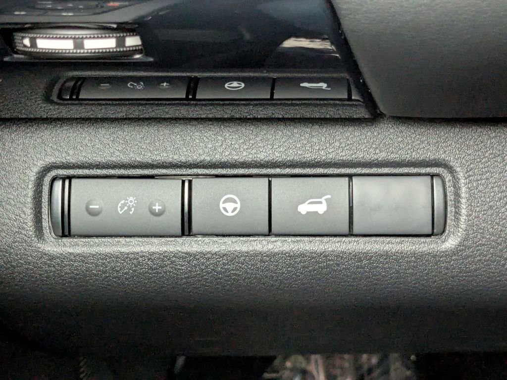 New 2025 Nissan Pathfinder SV image 27