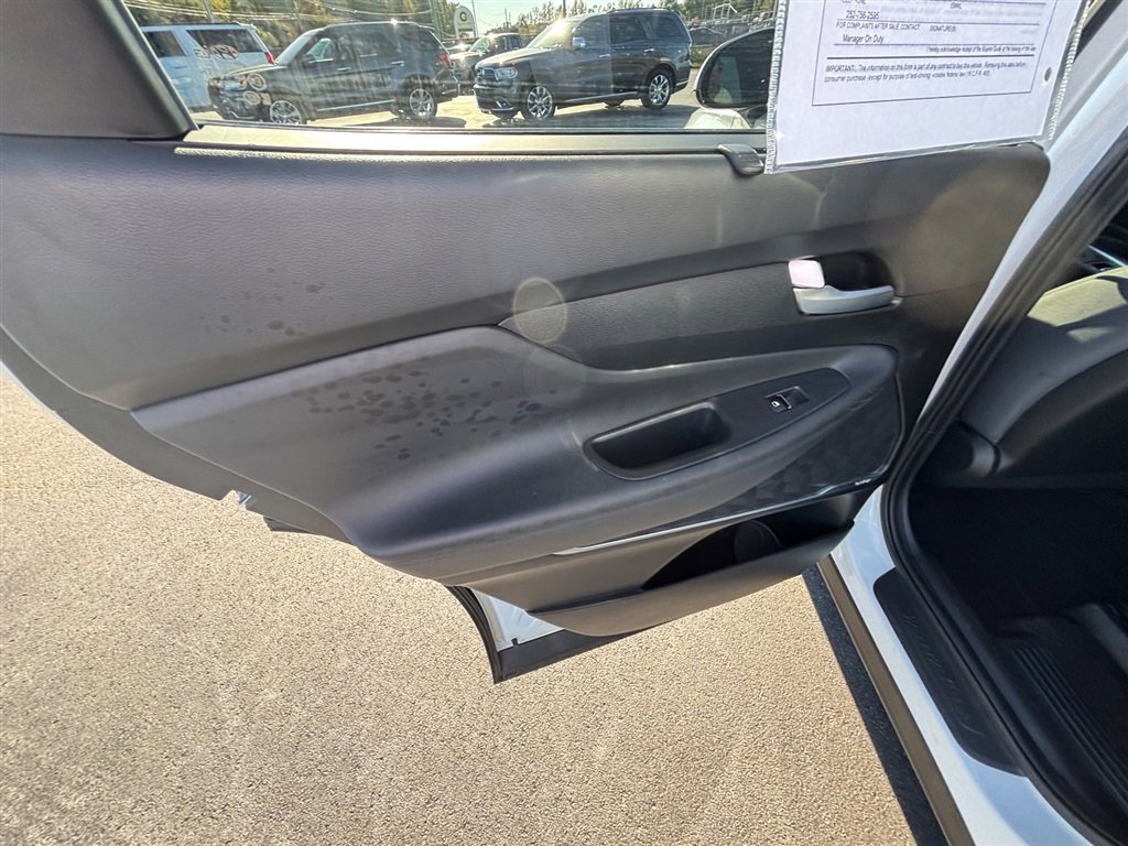 Used 2019 Hyundai Santa Fe SEL image 17