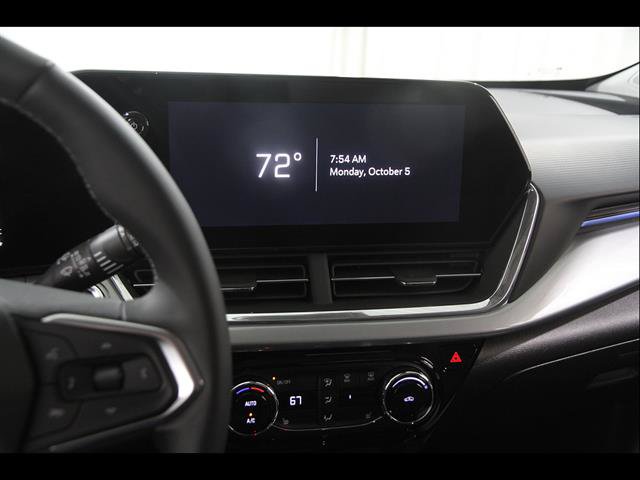 Used 2024 Chevrolet Trax LT w/ Driver Confidence Package FWD image 9