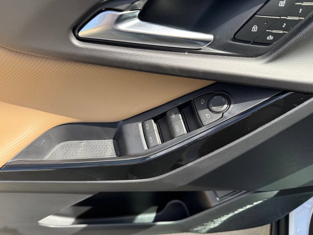 New 2027 Chevrolet Equinox ACTIV w/ Convenience Package III FWD image 29