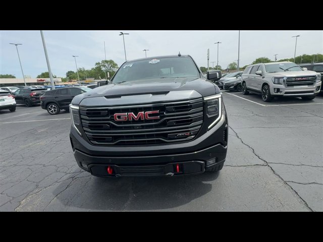 Used 2023 GMC Sierra 1500 AT4 w/ AT4 Premium Package AWD/4WD image 3