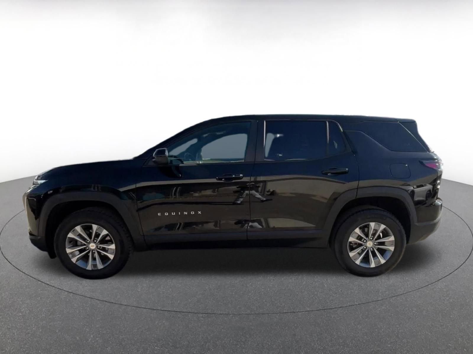 Used 2025 Chevrolet Equinox LT AWD/4WD image 9