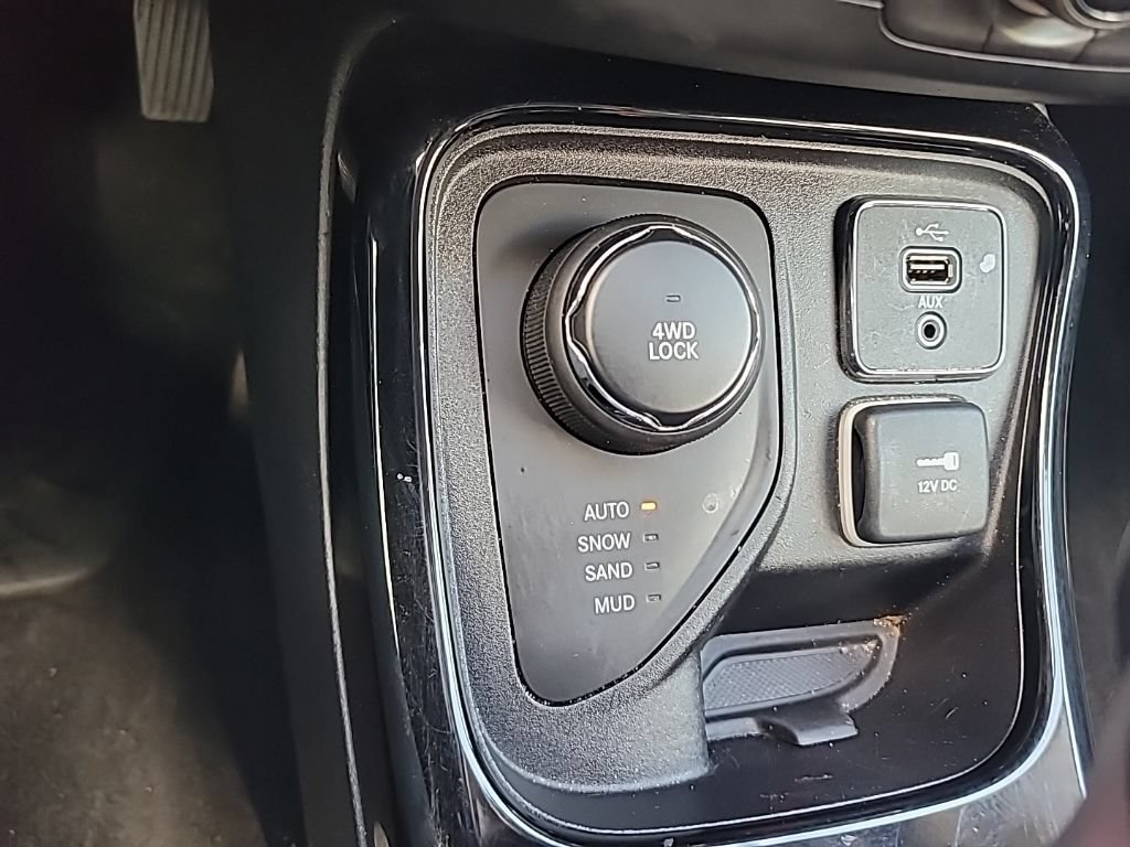 Used 2017 Jeep Compass Limited w/ Navigation Group AWD/4WD image 13