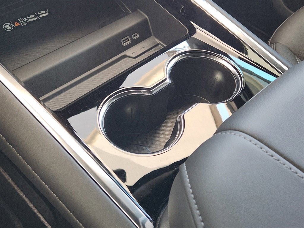 New 2026 Chevrolet Suburban LT w/ Comfort Package image 16