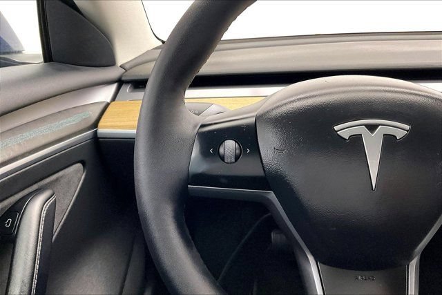 Used 2022 Tesla Model 3 Long Range AWD/4WD image 19