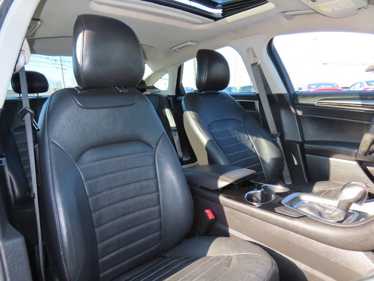 Used 2014 Ford Fusion SE w/ Equipment Group 202A image 40