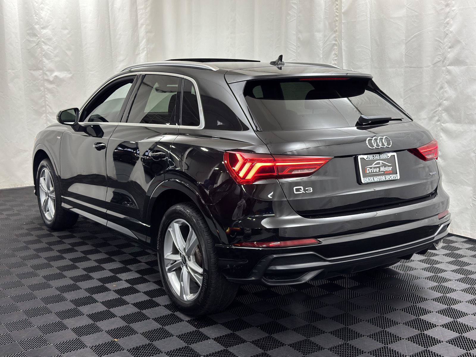 Used 2022 Audi Q3 2.0T Premium w/ Convenience Package AWD/4WD image 6