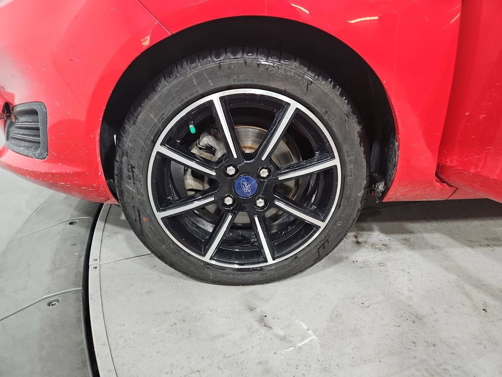 Used 2015 Ford Fiesta SE image 25