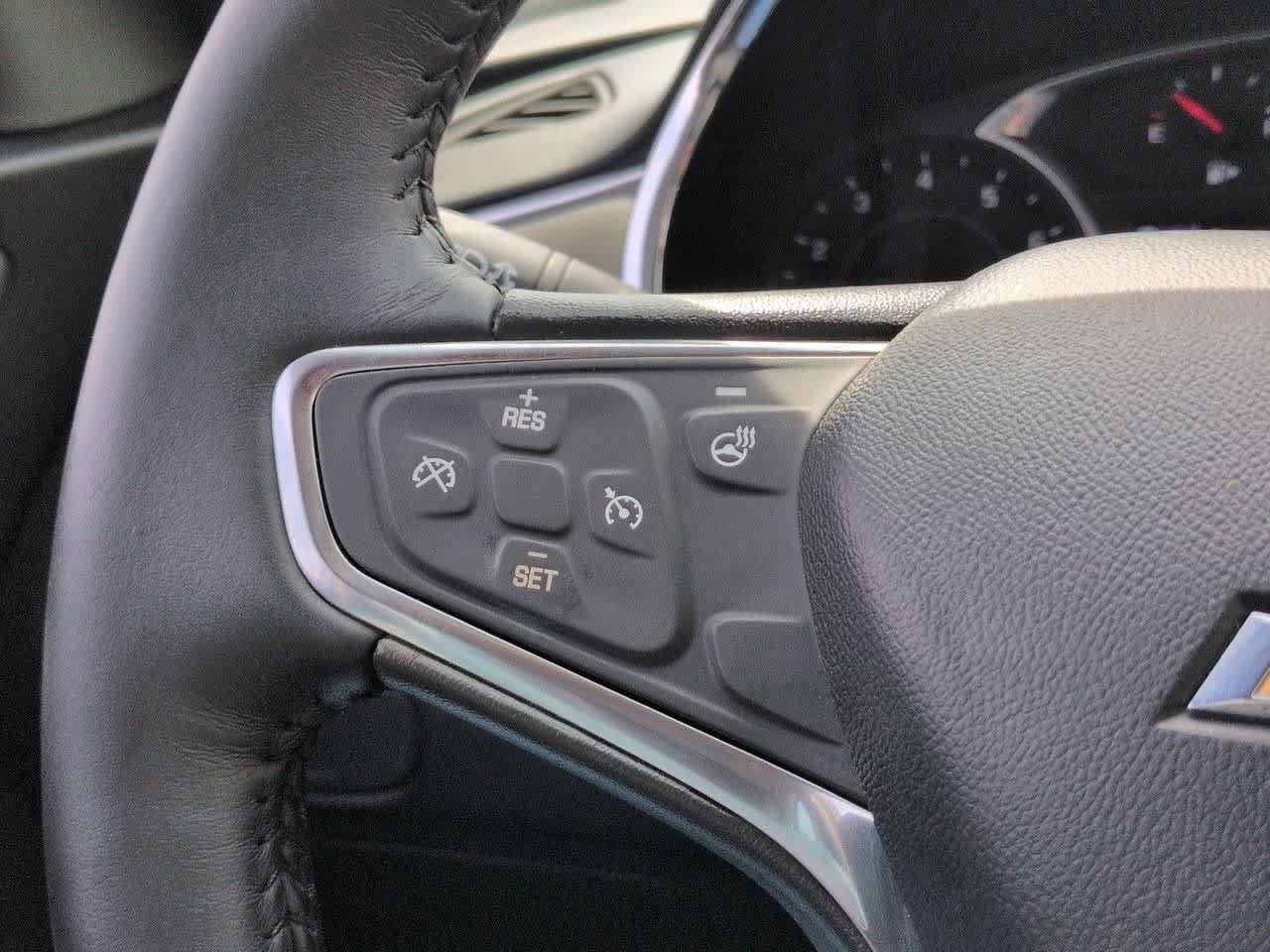 Used 2017 Chevrolet Malibu Premier FWD image 23