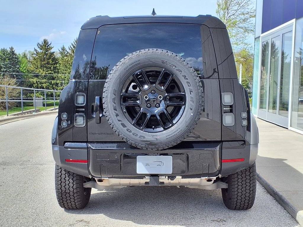 New 2026 Land Rover Defender 110 S AWD/4WD image 4