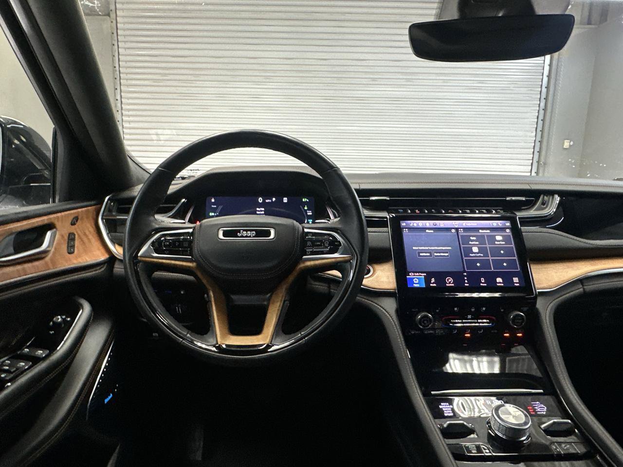 Used 2023 Jeep Grand Cherokee Summit AWD/4WD image 20
