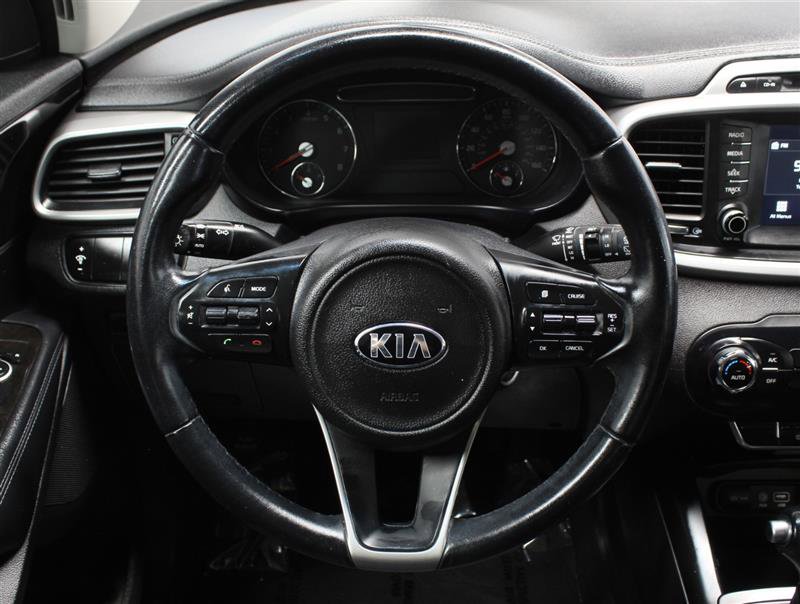 Used 2017 Kia Sorento LX w/ LX Convenience Package image 14
