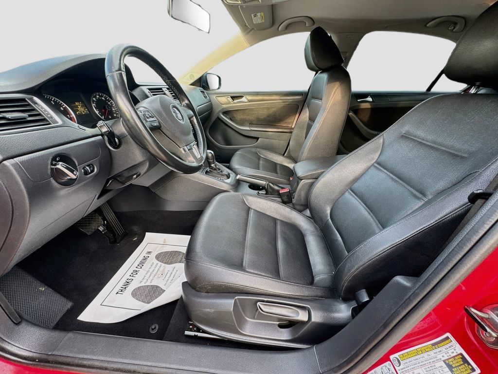 Used 2012 Volkswagen Jetta SE FWD image 23