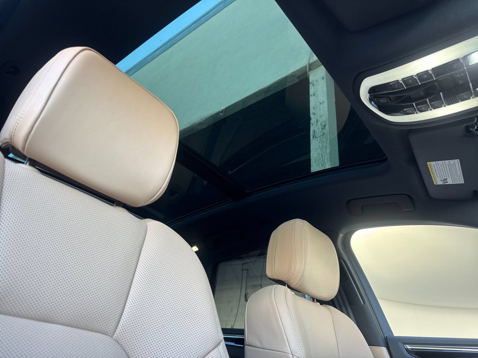 Certified 2026 Porsche Macan AWD/4WD image 19