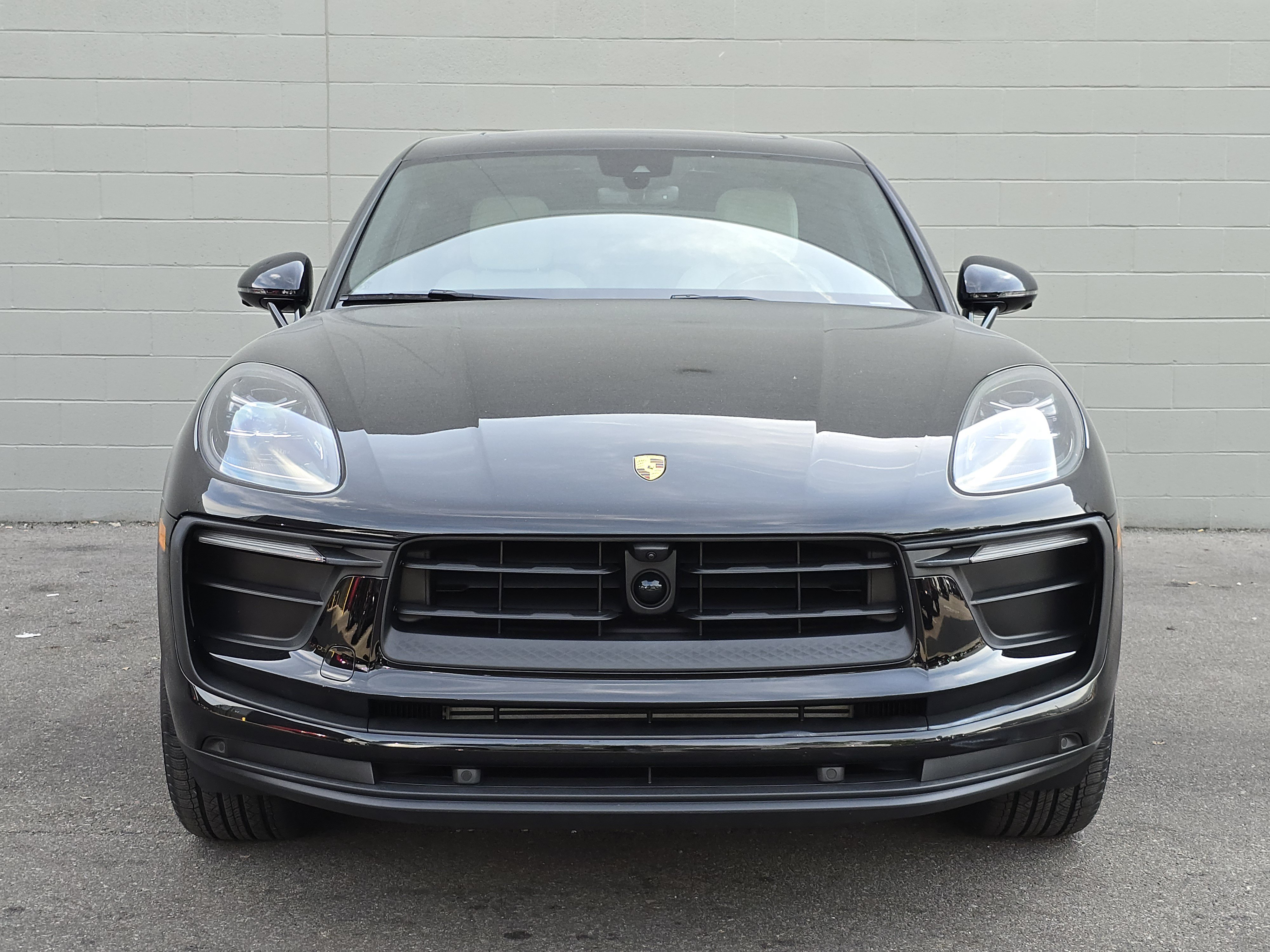 Certified 2026 Porsche Macan AWD/4WD image 6