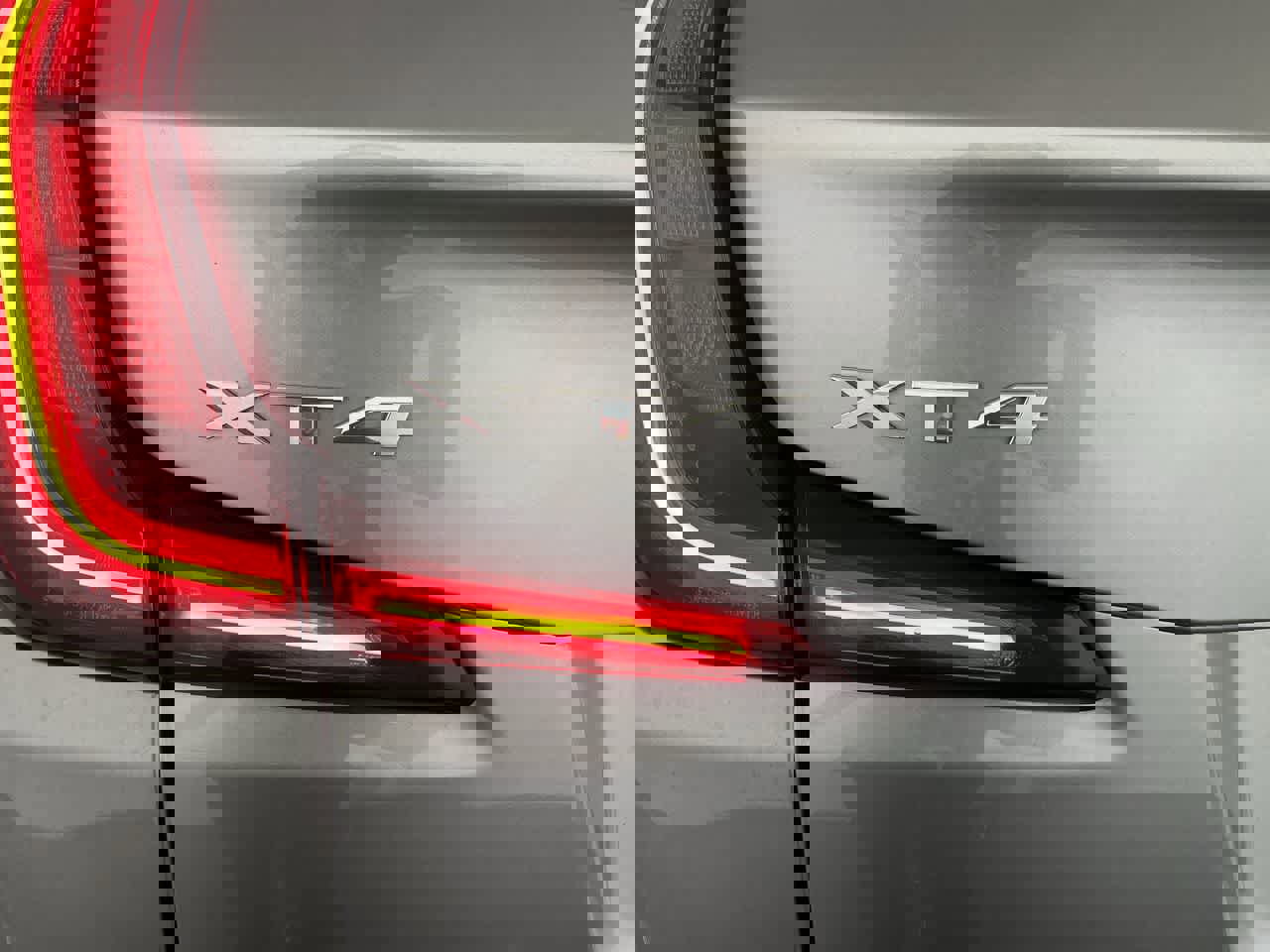 Used 2025 Cadillac XT4 Premium Luxury image 11