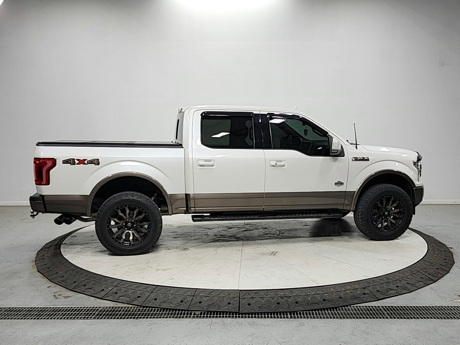Used 2019 Ford F150 King Ranch image 8