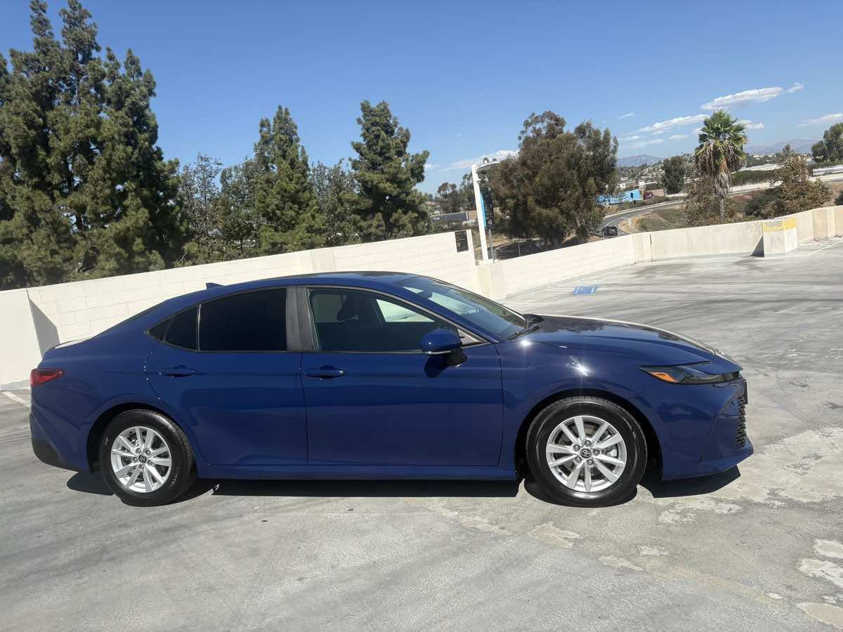 Used 2025 Toyota Camry LE FWD image 28