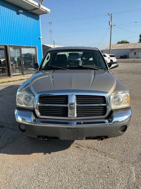 Used 2005 Dodge Dakota SLT AWD/4WD image 2