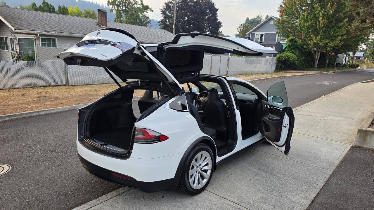 Used 2017 Tesla Model X 75D AWD/4WD image 12
