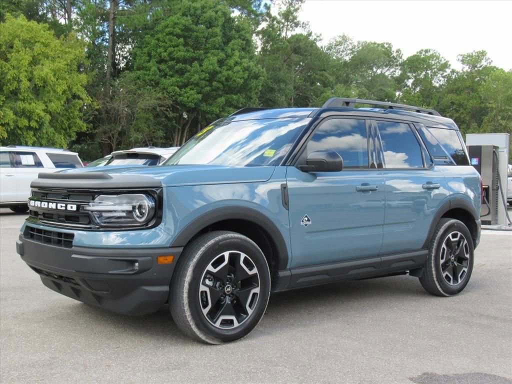 Used 2023 Ford Bronco Sport Outer Banks w/ Tech Package image 3