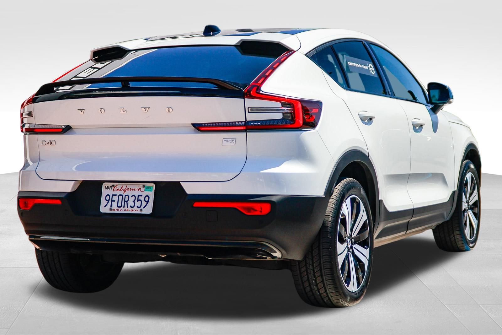 Used 2023 Volvo C40 Recharge Core w/ Protection Package Premier image 8