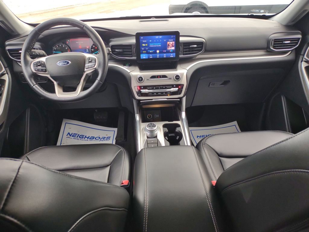Used 2021 Ford Explorer XLT w/ Equipment Group 202A image 16
