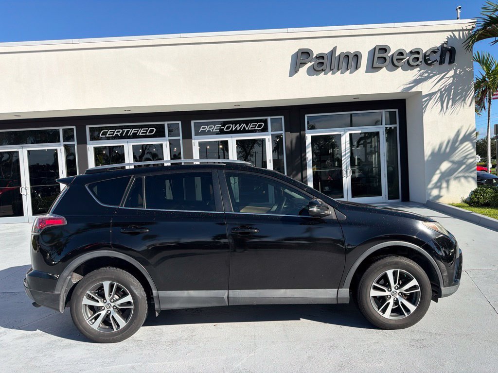 Used 2017 Toyota RAV4 XLE FWD image 8