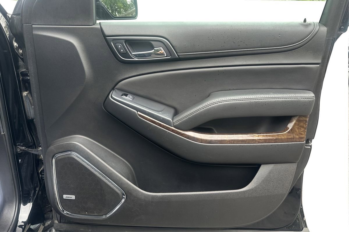 Used 2018 Chevrolet Suburban LT image 21