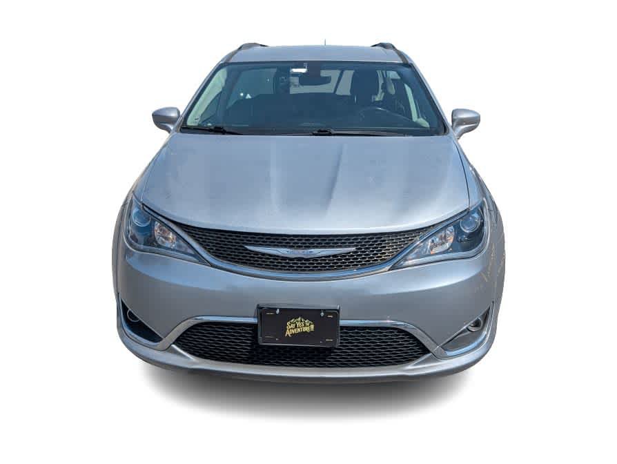 Used 2017 Chrysler Pacifica Touring-L FWD image 3
