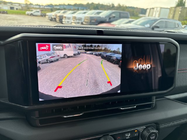 Used 2024 Jeep Wrangler Unlimited Rubicon w/ Technology Group AWD/4WD image 15