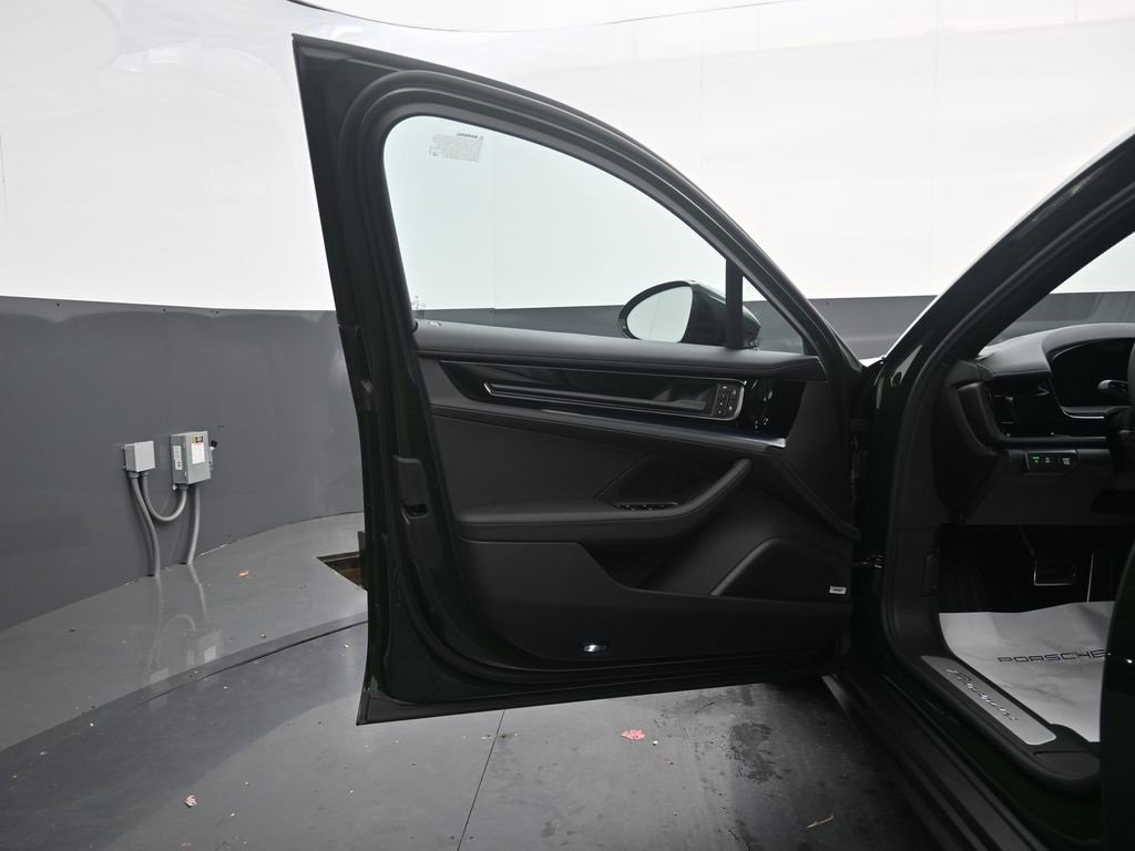 New 2025 Porsche Panamera image 12