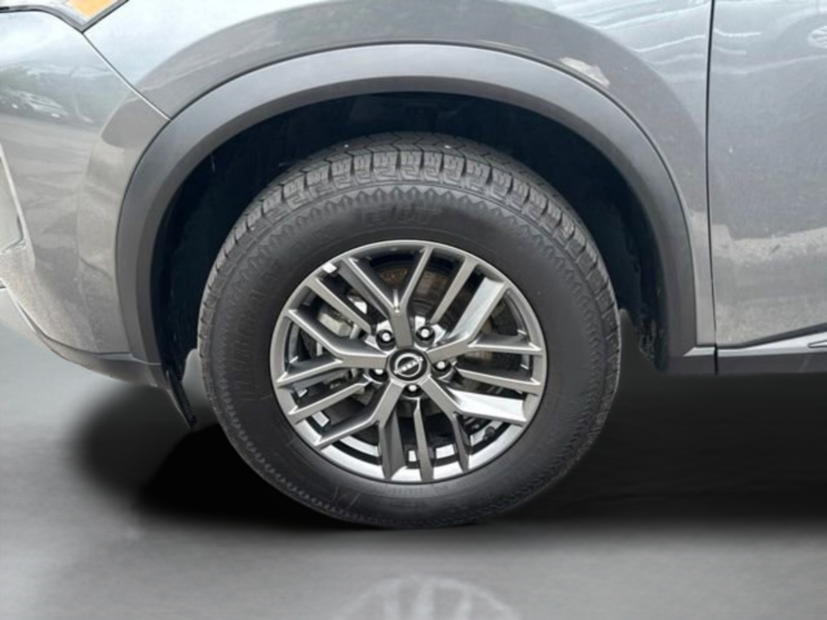 Used 2023 Nissan Rogue S AWD/4WD image 32