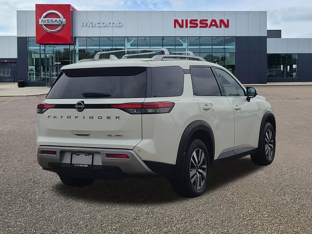 Used 2024 Nissan Pathfinder SL AWD/4WD image 7