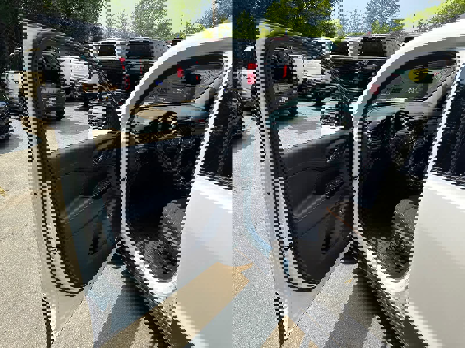 Used 2023 GMC Acadia AT4 image 11