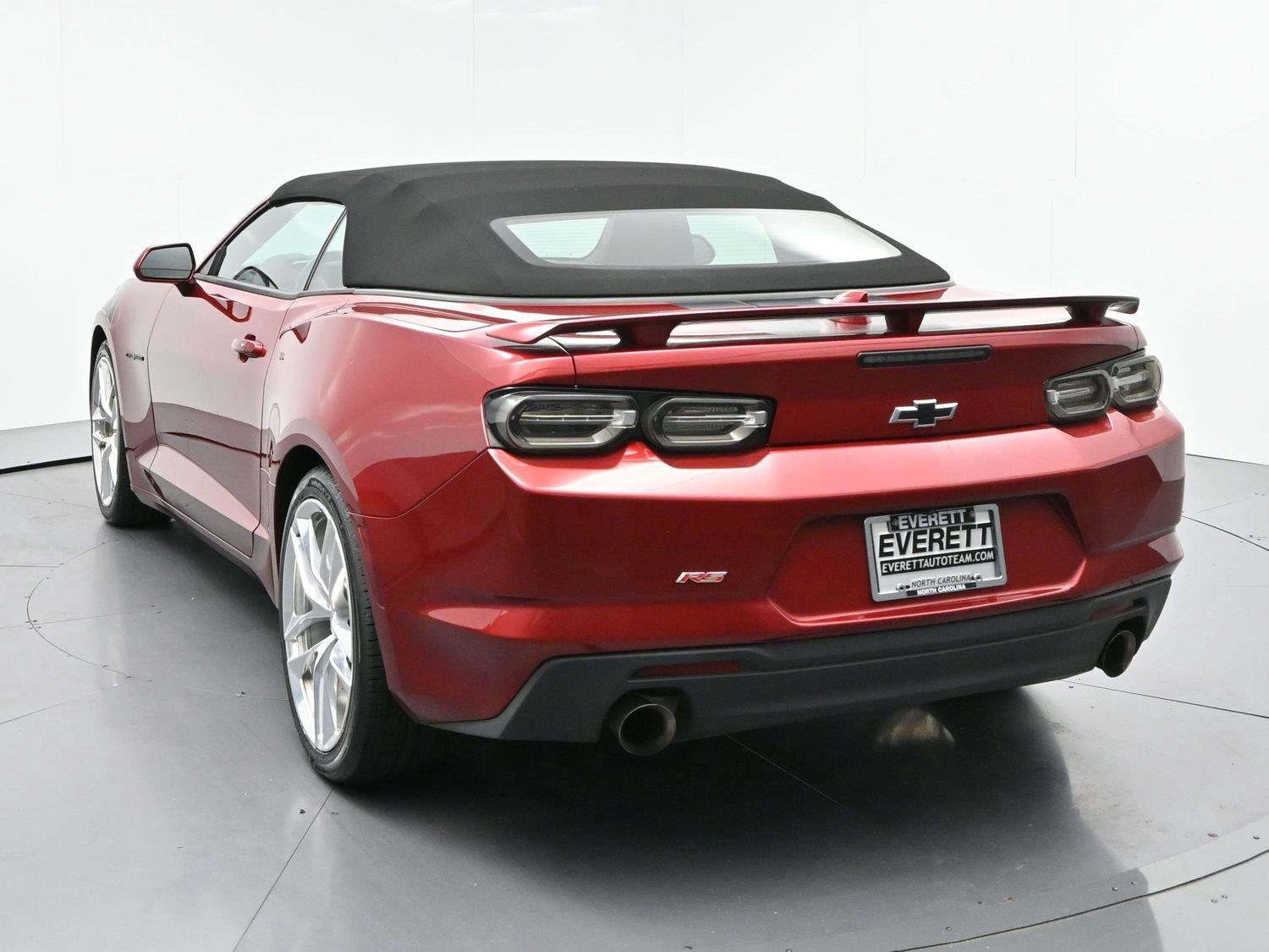 Used 2021 Chevrolet Camaro LT w/ Wild Cherry Design Package 1 RWD image 6