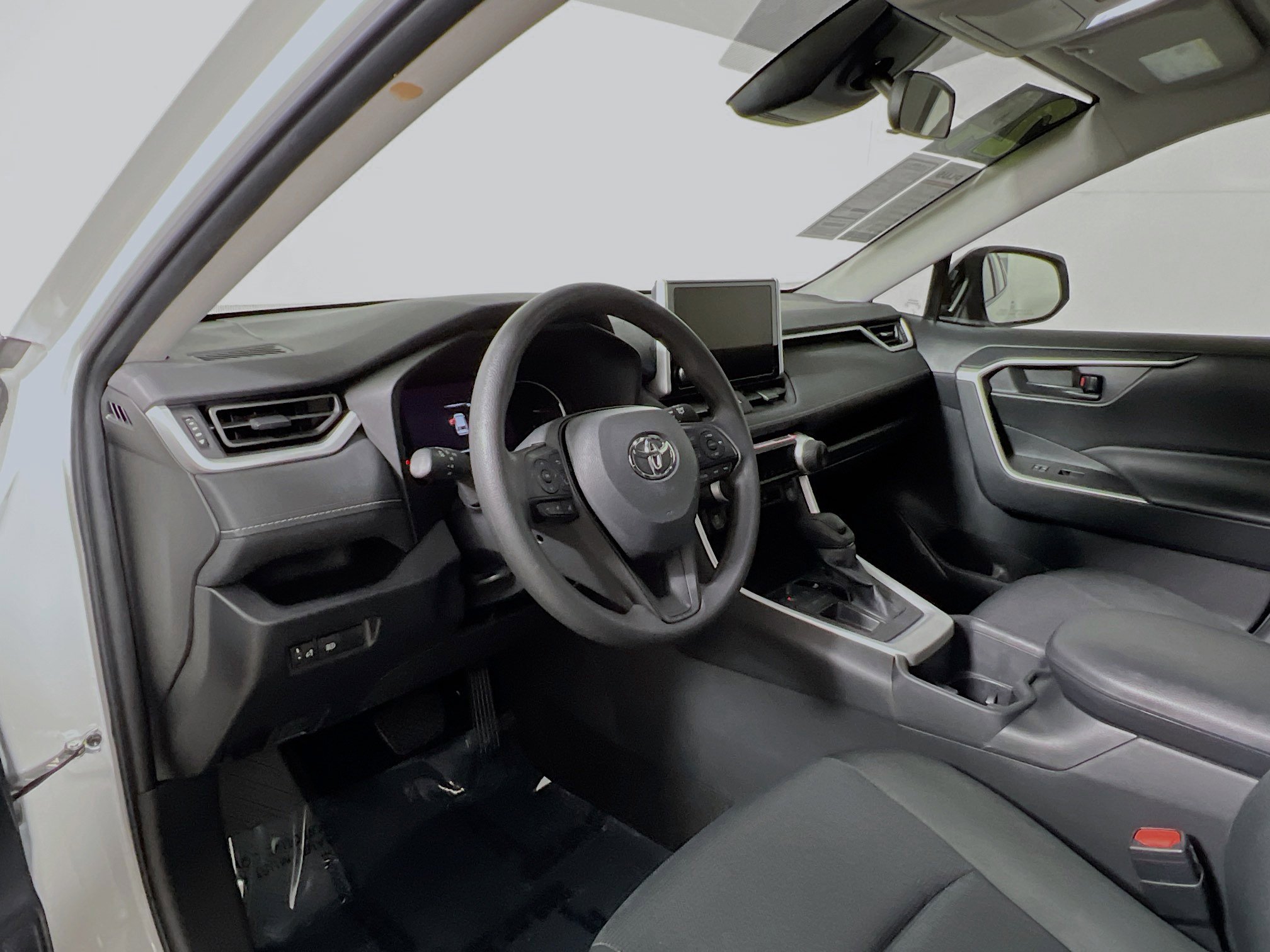 Used 2024 Toyota RAV4 LE image 30