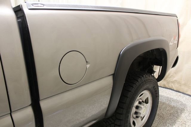 Used 2006 Chevrolet Silverado 2500 W/T w/ Heavy-Duty Power Package image 5