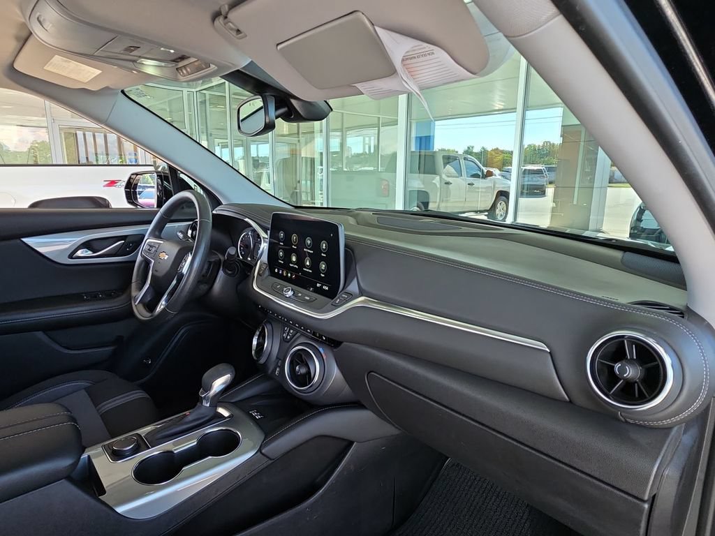 Used 2024 Chevrolet Blazer LT FWD image 29