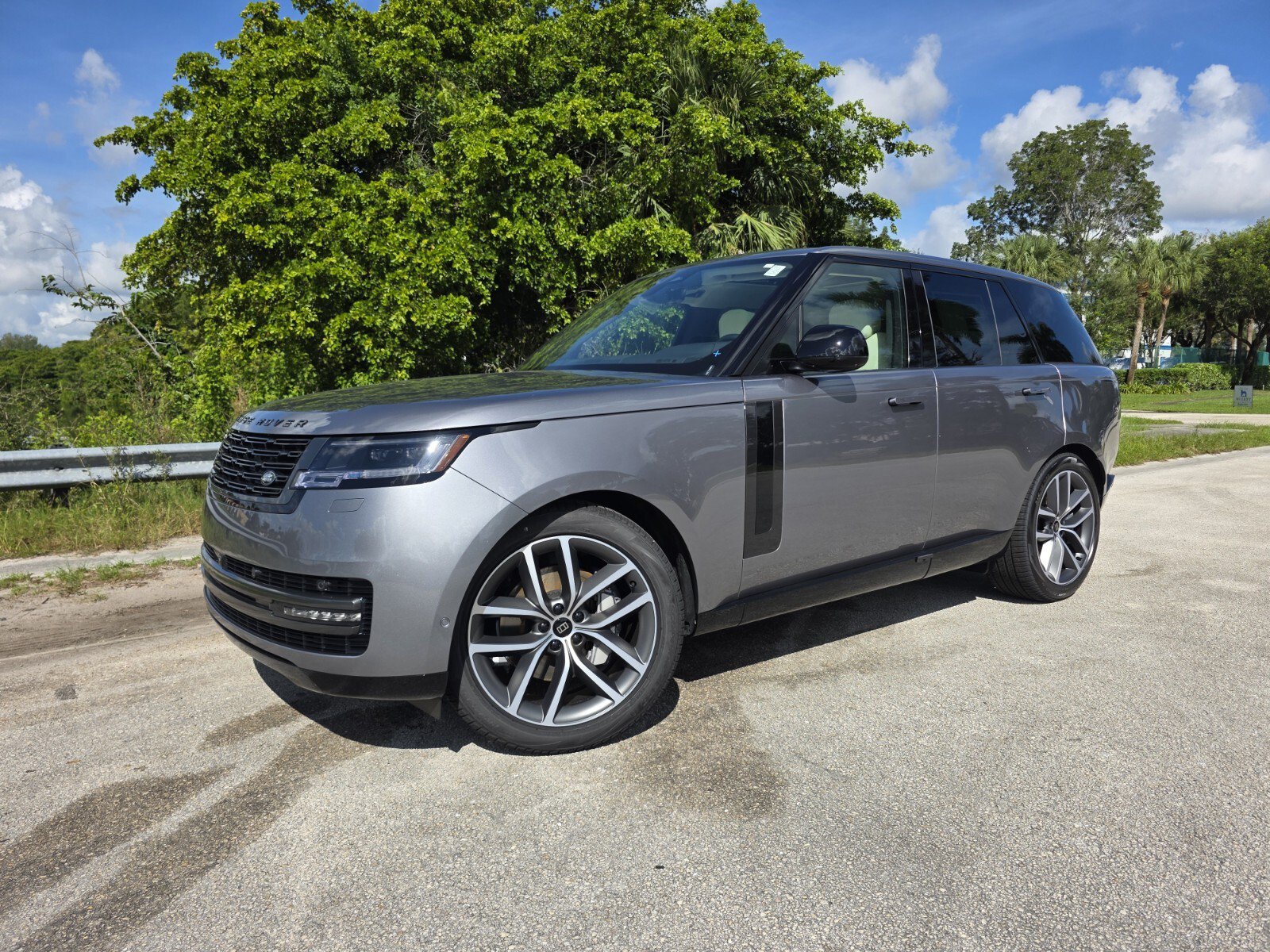 New 2027 Land Rover Range Rover SE AWD/4WD image 1