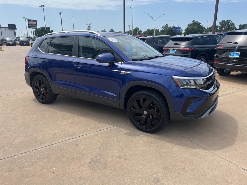 Used 2024 Volkswagen Taos SE image 3