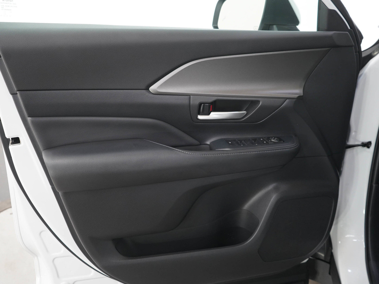 Used 2025 Toyota Grand Highlander AWD image 20