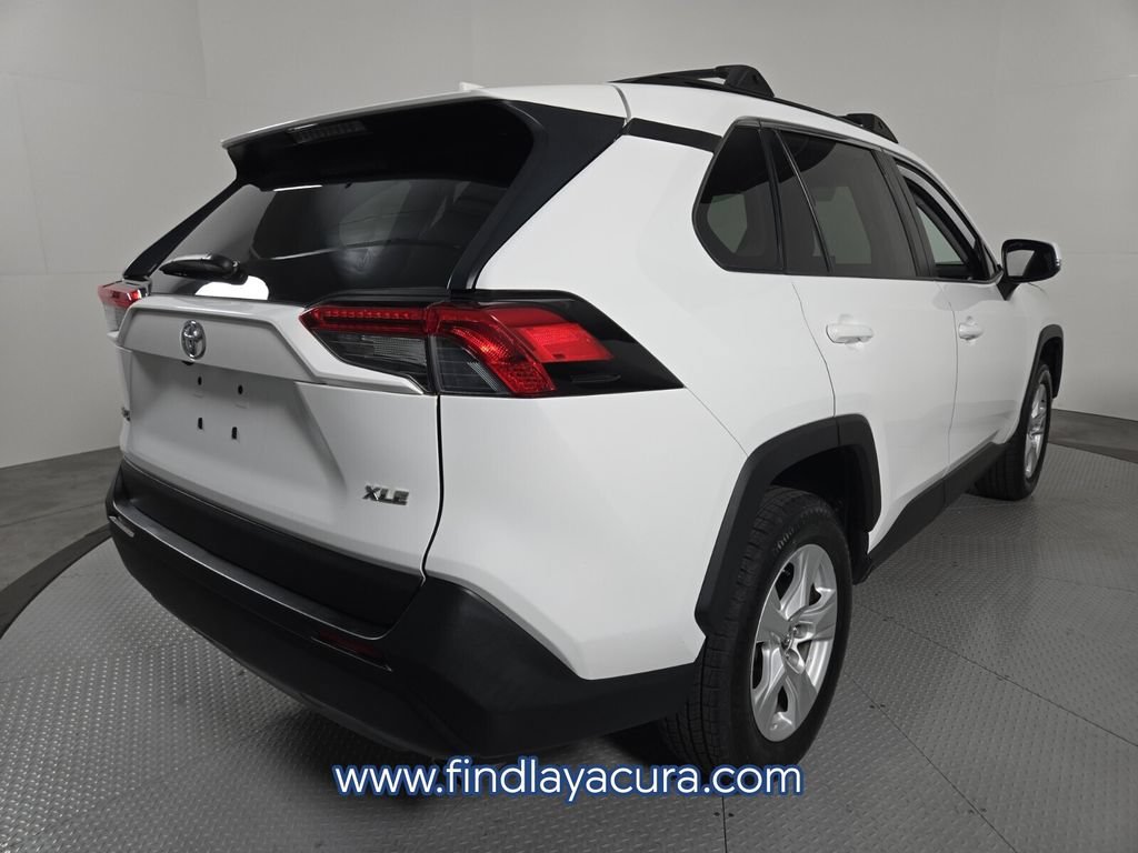 Used 2019 Toyota RAV4 XLE w/ Convenience Package FWD image 7