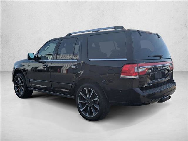 Used 2017 Lincoln Navigator Reserve image 4