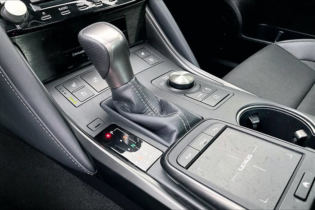 Used 2025 Lexus IS 500 w/ Accessory Package RWD image 31